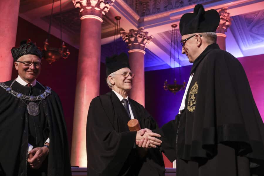 Vilniaus universiteto garbės daktaru buvo inauguruotas Nobelio fizikos premijos laureatas profesorius Gerardas Mourou. Mariaus Morkevičiaus (ELTA) nuotr.