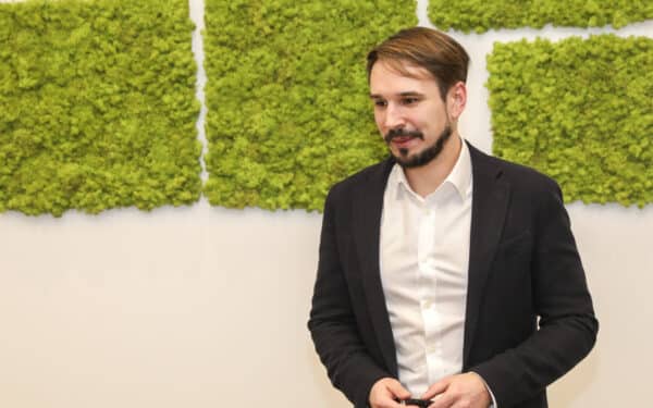 Nerimo daug, pokyčių mažai: Ekspertas įvardijo tikrąją karo įtaką pensijų fondams