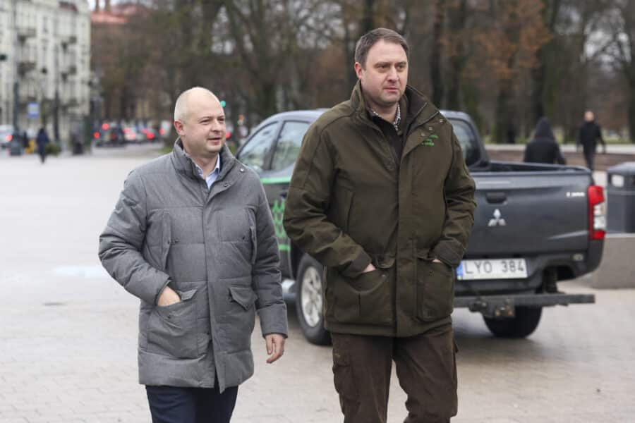 Simonas Gentvilas ir Valdas Kaubrė. Mariaus Morkevičiaus (ELTA) nuotr.
