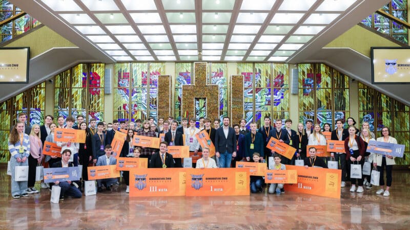 Rekordinis susidomėjimas: Demokratijos žinių konkursas subūrė 13 tūkst. dalyvių
