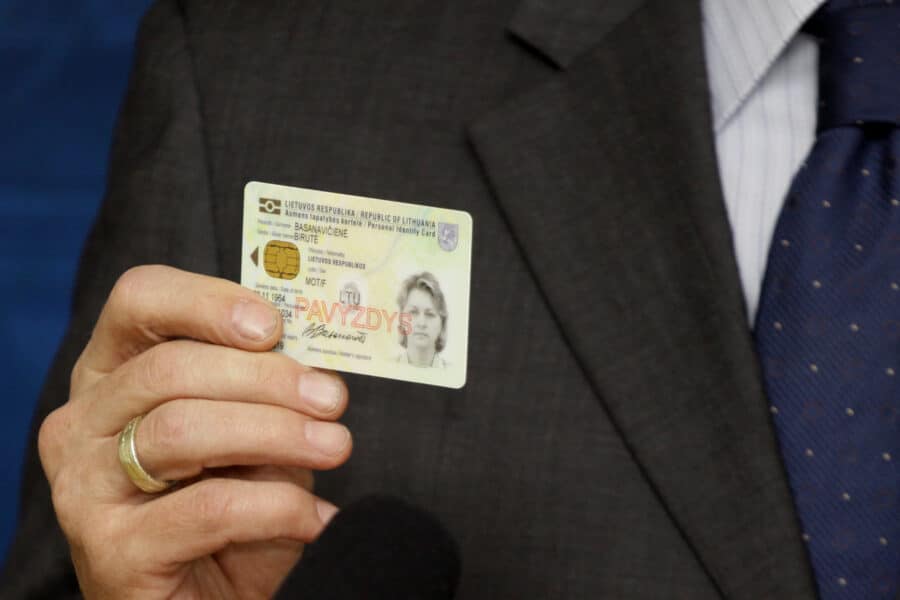 Asmens tapatybės kortelė. Gedimino Savickio (ELTA) nuotr.