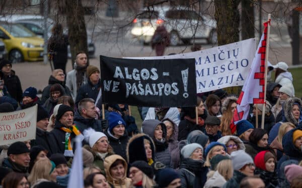 Kiek iš tiesų uždirba mokytojai Lietuvoje? Palyginimas su kitomis šalimis nustebins