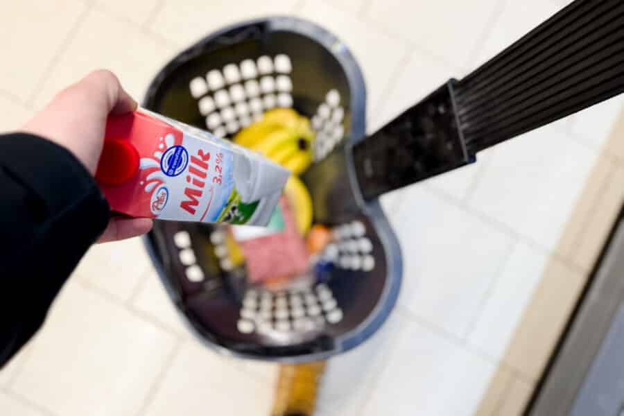 Pirkinių krepšelis parduotuvėje. ELTA / Josvydas Elinskas