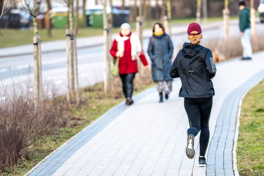 Sostinės gyventojai mėgaujasi pavasariu. ELTA / Jonas Balčiūnas