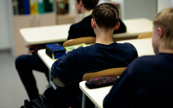 Seimas pritarė: mokykloms teks apsispręsti dėl telefonų naudojimosi, tvarką nusistatyti privaloma iki rudens