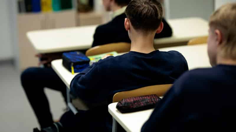 Seimas pritarė: mokykloms teks apsispręsti dėl telefonų naudojimosi, tvarką nusistatyti privaloma iki rudens
