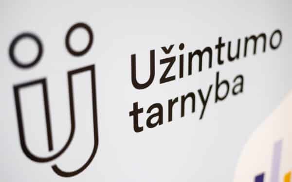 Nerimo signalas Lietuvoje: įspėta jau per 1,2 tūkst. darbuotojų – dvigubai daugiau nei pernai