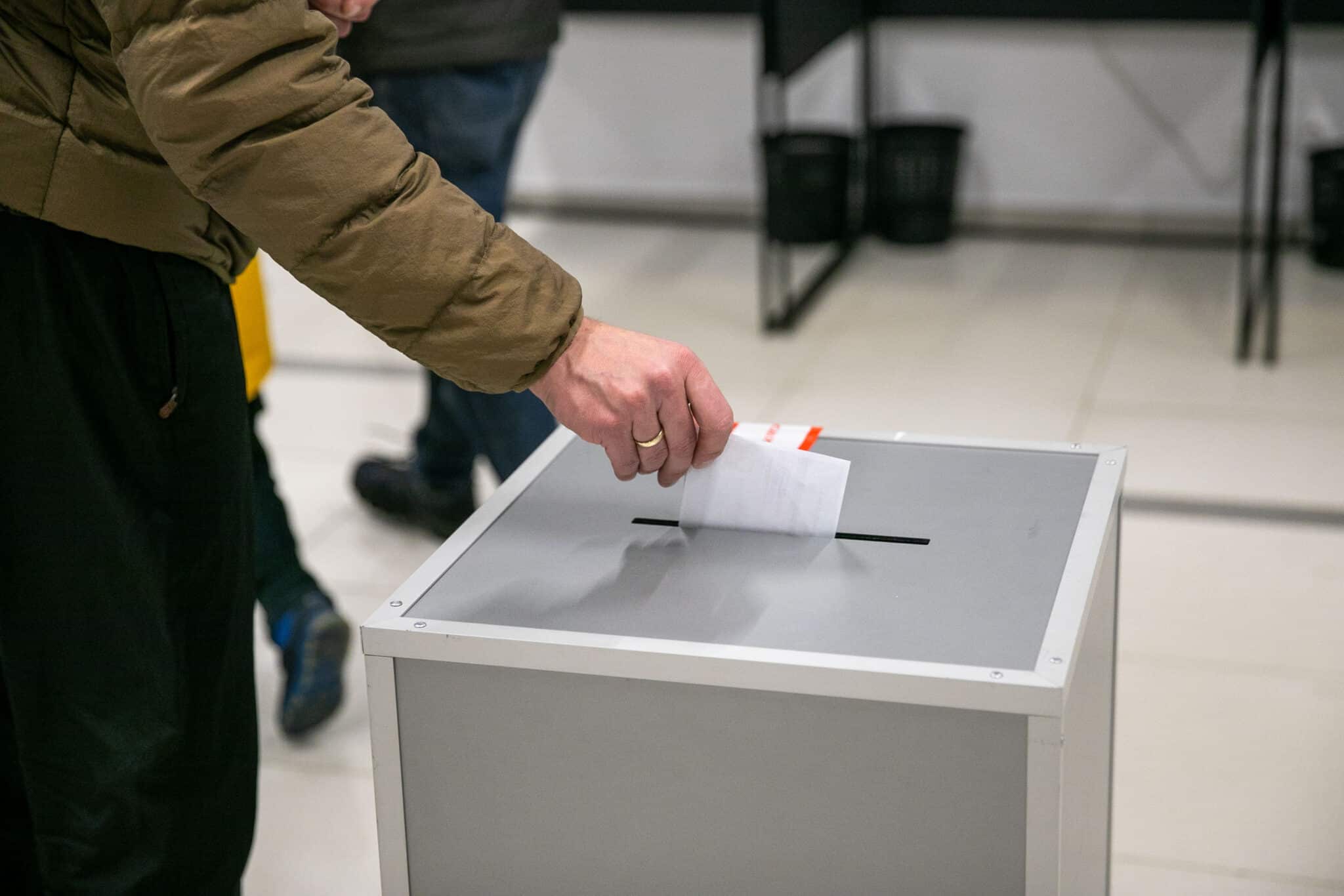 Prieš rinkimus Vengrijoje – pokytis: opozicinė partija „Tisza“  didina pranašumą prieš Orbaną