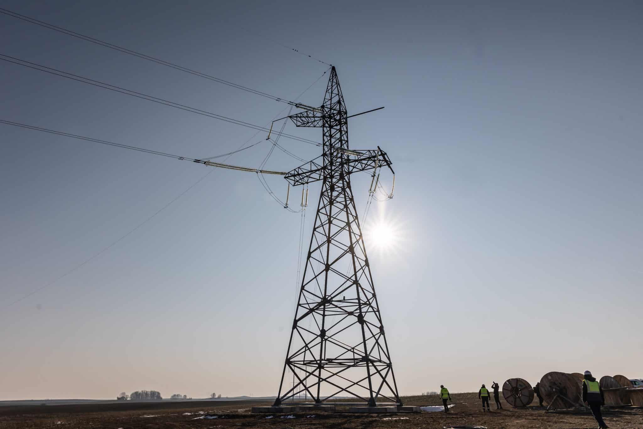 Atpigo, bet ne visiems: kaip keičiasi elektros kainos Lietuvoje?