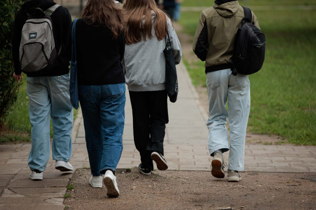 Moksleiviai po anglų kalbos egzamino. ELTA / Josvydas Elinskas