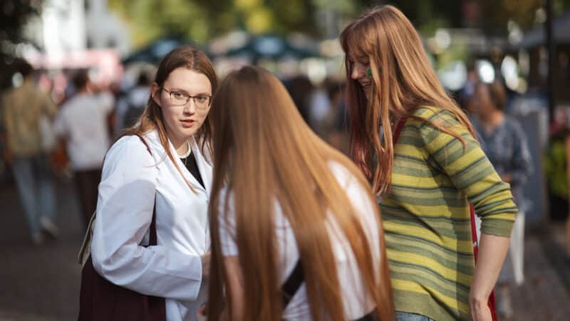 Šokas studentams ir verslams: siūlomos baudos už darbų rašymą gali siekti tūkstančius