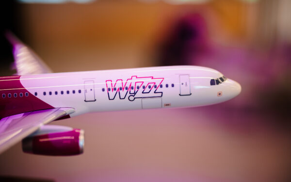 Didelis sandoris pratęstas: „Avia Solutions Group“ įmonė toliau aprūpins „Wizz Air“ orlaivius degalais