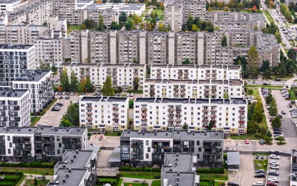 Būsto rinka Vilniuje ima strigti: kas slypi už staigaus pardavimų kritimo?