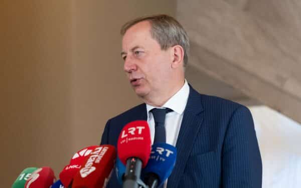 Ginkluotės tiekimas iš JAV – su trikdžiais: Matulionis ramina – gynybos planams tai nesutrukdys