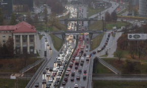 Automobilių kamščiai. ELTA / Andrius Ufartas