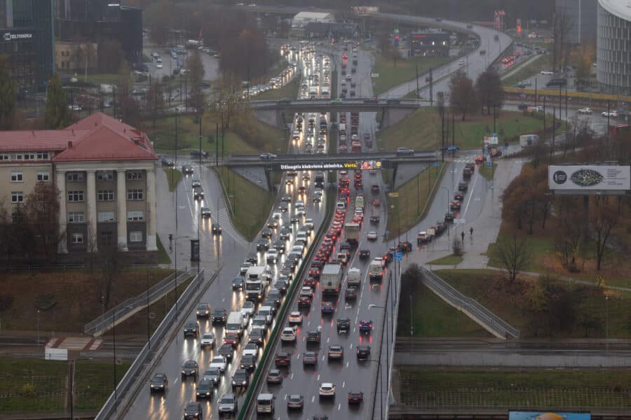 Automobilių kamščiai. ELTA / Andrius Ufartas