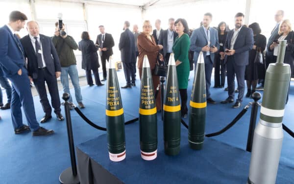 Europos gynybos pramonėje – naujas etapas: Vokietijos ginklų gamintoja „Rheinmetall“ plečiasi į raketų gamybą