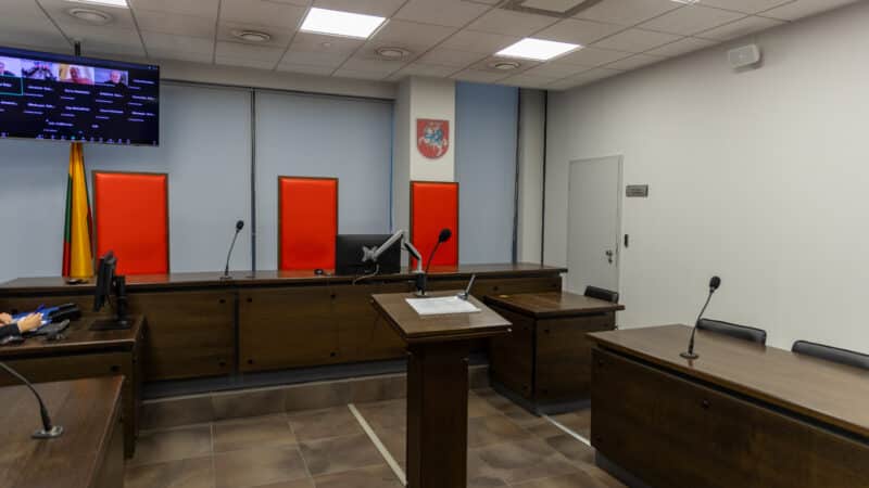 Teismas priėmė galutinį sprendimą: už 25 mergaičių tvirkinimą nuteistas Ulvidas toliau atliks bausmę