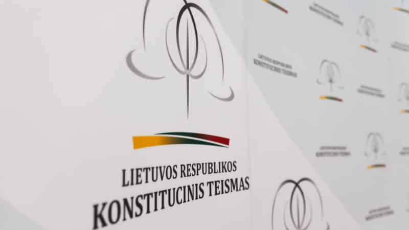 Pusšimtis Seimo narių stojo ginti „čekiukų“ bylose įklimpusių politikų: kreipėsi į Konstitucinį Teismą