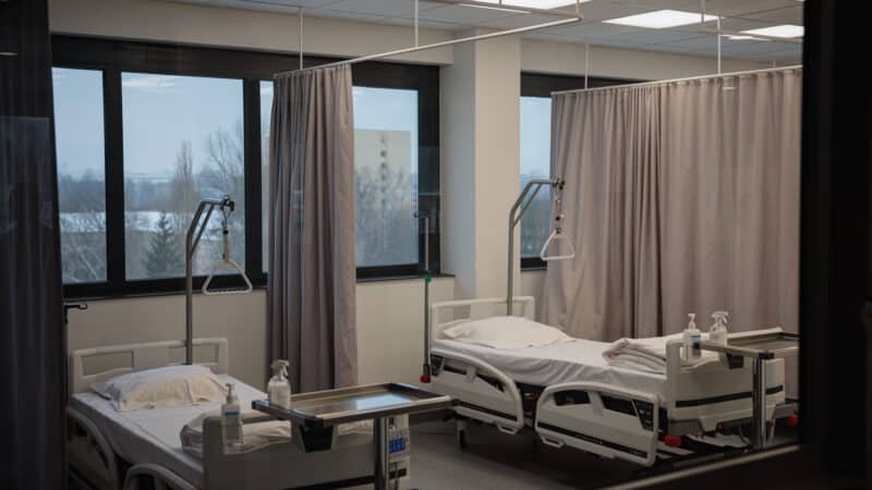 Nauja NVSC statistika: Gripas ir COVID-19 slopsta, bet viena grupė vis dar labiausiai pažeidžiama