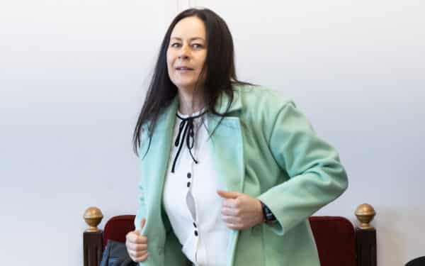 Naujas posūkis „čekiukų“ byloje: buvusiai Seimo narei gresia 10 tūkst. eurų bauda ir draudimas dirbti