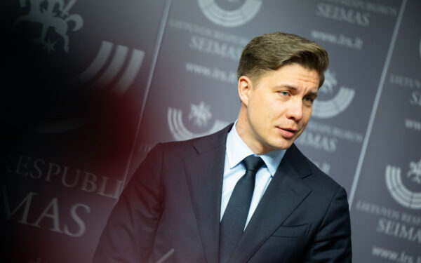 Gandai apie susitarimus paneigti: Sinkevičius tikina, kad Skvernelio teisinė neliečiamybė bus svarstoma skaidriai