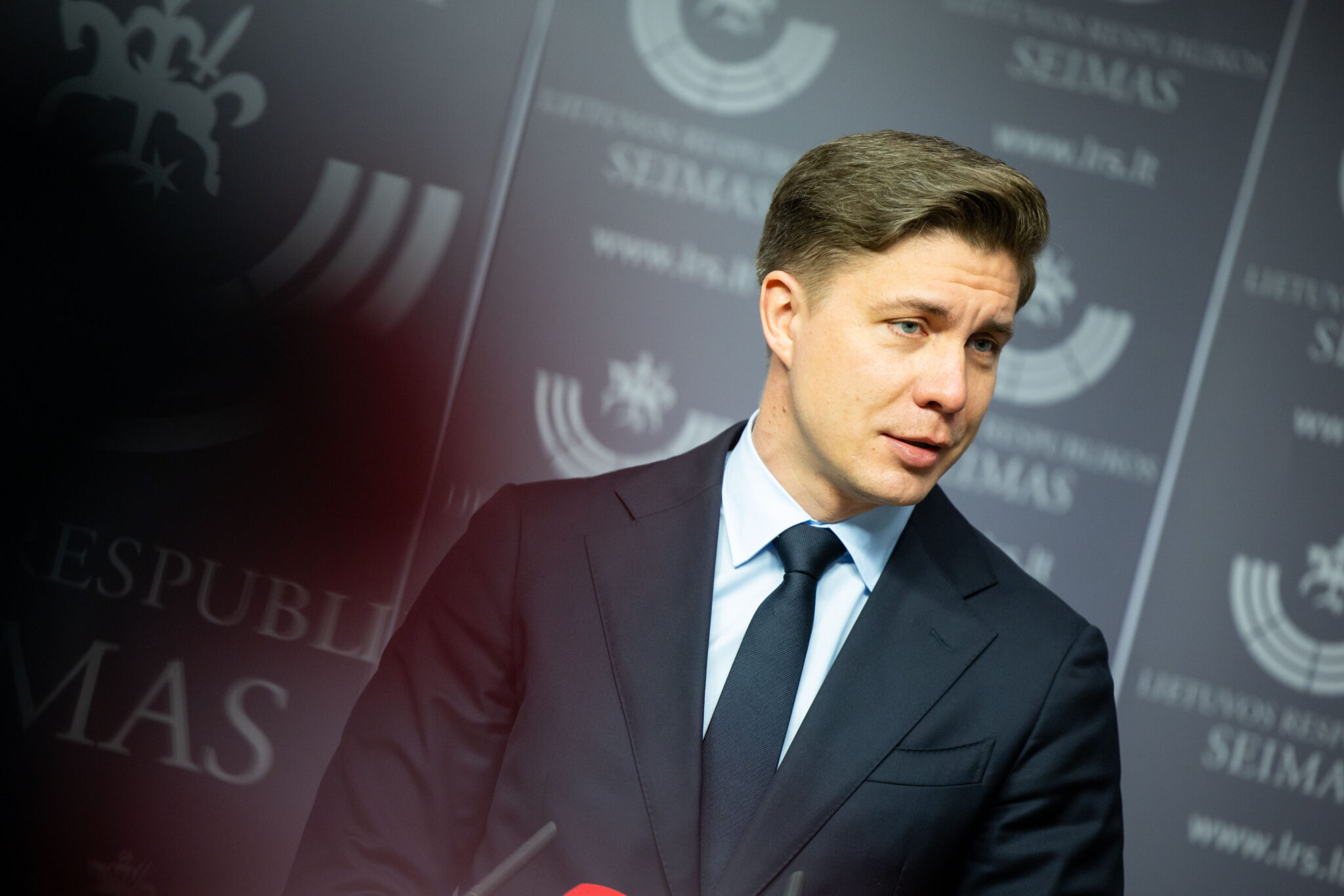 Gandai apie susitarimus paneigti: Sinkevičius tikina, kad Skvernelio teisinė neliečiamybė bus svarstoma skaidriai