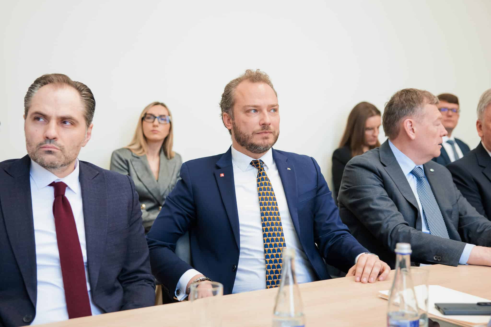 Griežtinama sunkiasvorių transporto priemonių kontrolė: Susisiekimo ministerija sutelkė darbo grupę