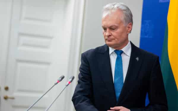 Politinės įtampos koalicijoje fone prezidentas ragina peržiūrėti partnerystes: nėra taip, kad nebūtų alternatyvų