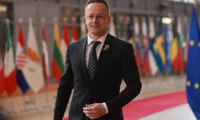 Vengrijos užsienio reikalų ministras nutekintame garso įraše aptarė ES sankcijas su Rusija. EPA-ELTA