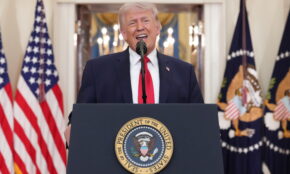 Trumpas patikino Ameriką, kad pergalė kare prieš Iraną yra arti, tačiau pažadėjo didelius smūgius. EPA-ELTA