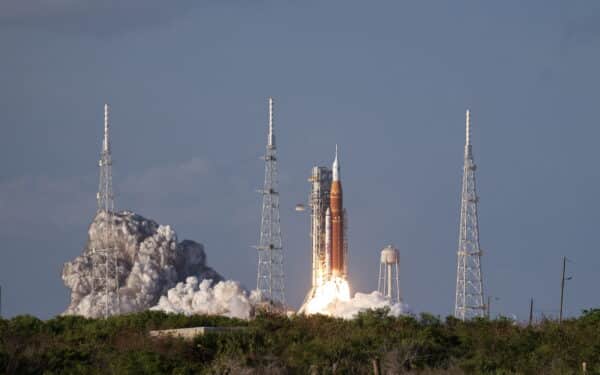 Istorinis momentas kosmose: po 50 metų petraukos NASA pradėjo „Artemis 2“ misiją į Mėnulį