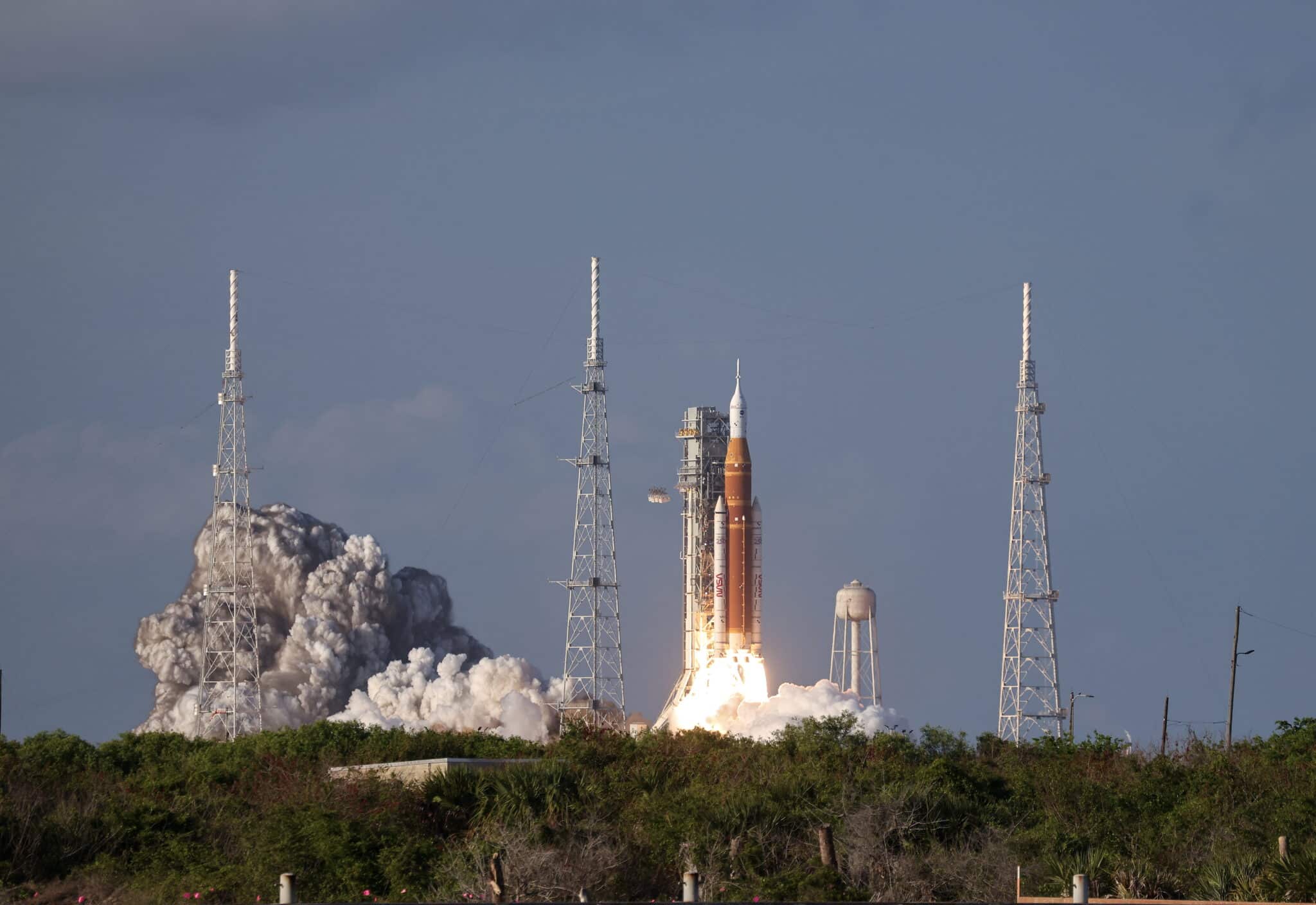 Istorinis momentas kosmose: po 50 metų petraukos NASA pradėjo „Artemis 2“ misiją į Mėnulį