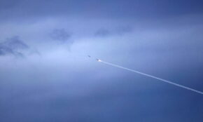 Izraelis po Trumpo kreipimosi praneša apie Irano raketų atakas. EPA-ELTA