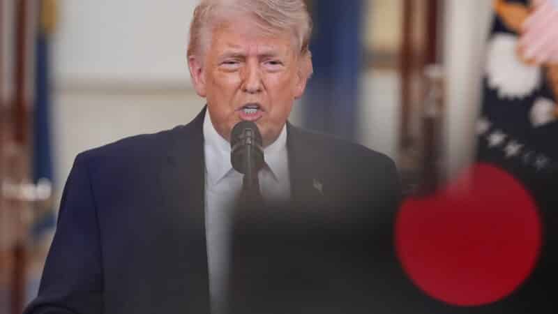 Įtampa tarp lyderių: Trumpas nepraleido progos pasišaipyti iš Macrono