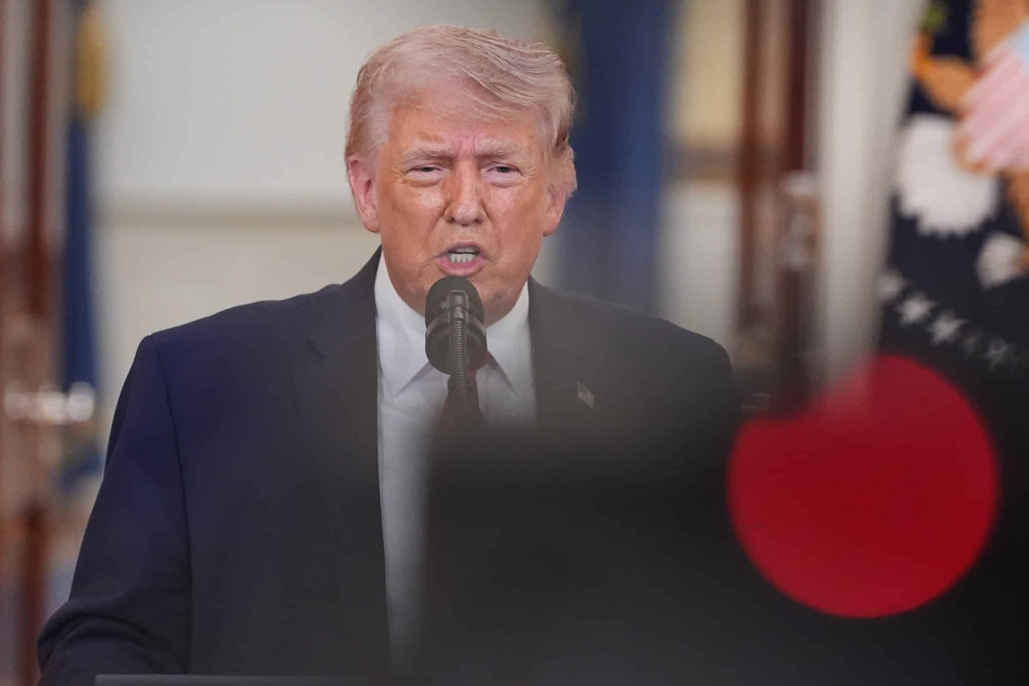 Įtampa tarp lyderių: Trumpas nepraleido progos pasišaipyti iš Macrono