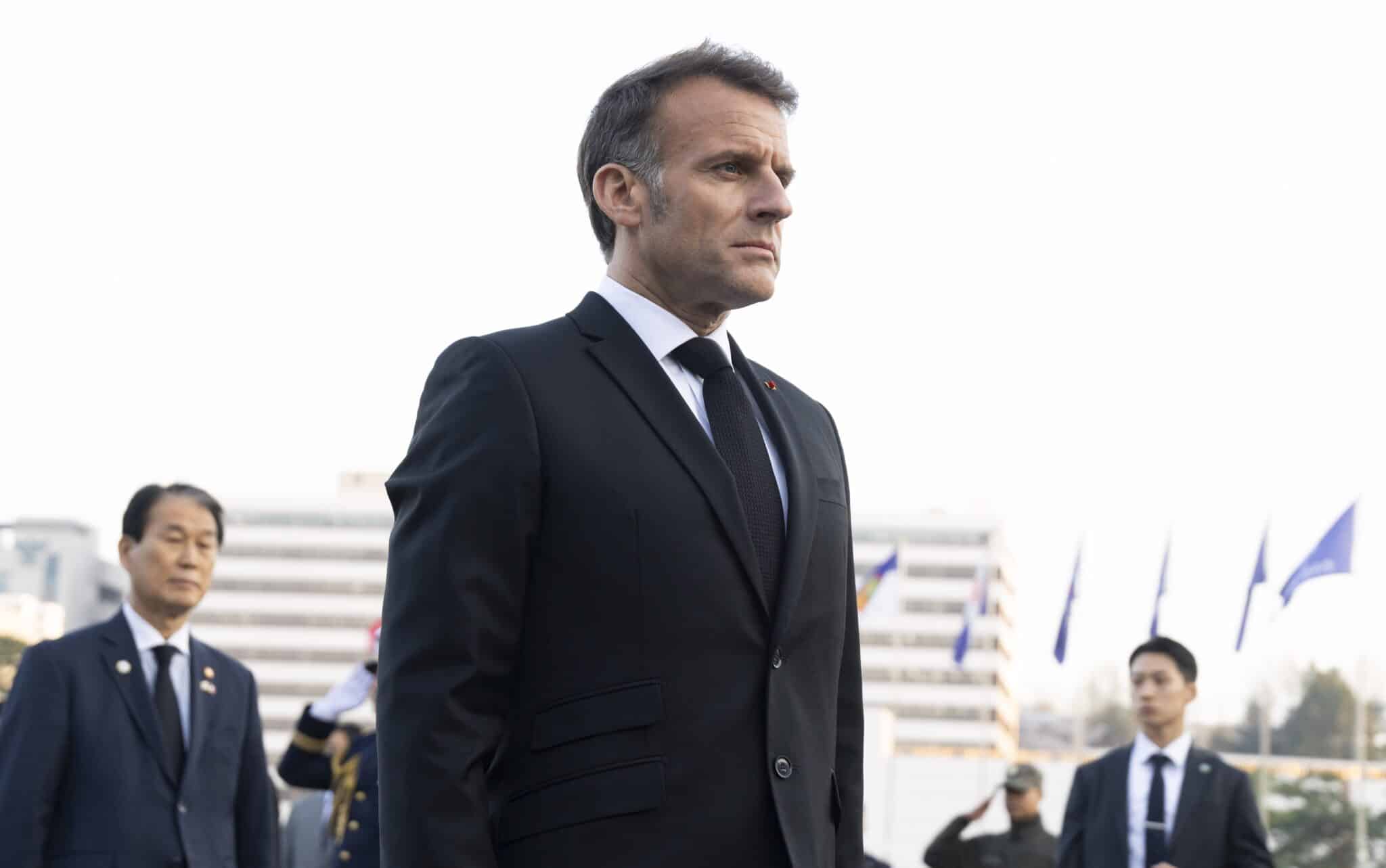 Macronas atmeta JAV svarstytą karinį Hormuzo atvėrimo scenarijų: „tai nerealistiška“