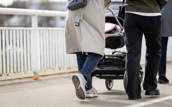 Smūgis tėvams: Seimo komitetas atmetė siūlymą dėl mamadienių ir tėvadienių