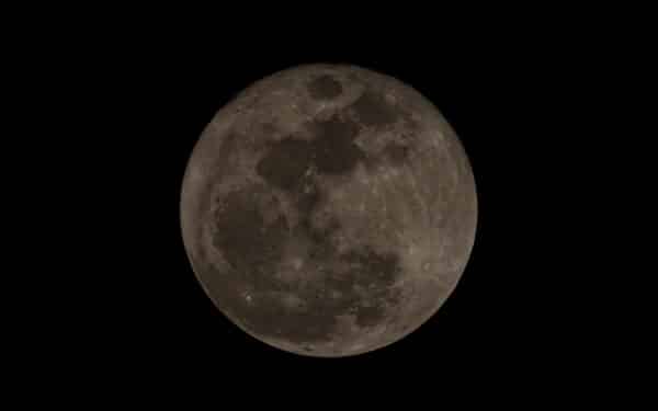 Įspūdinga akimirka: „Artemis II“ astronautai vienu metu matys ir Žemę, ir Mėnulį