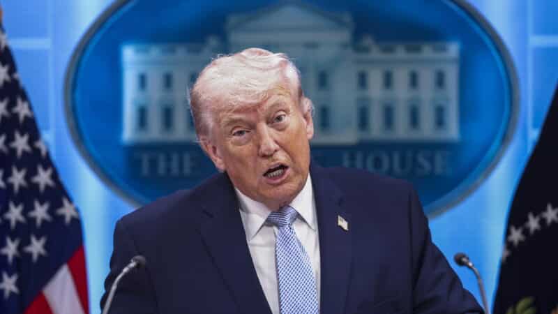 Nauja kontroversija: Trumpas kalba apie Irano gyventojų norą bombarduoti šalį