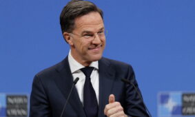 Prasidėjus JAV ir Irano paliauboms, NATO vadovas rengiasi deryboms su Trumpu. EPA-ELTA