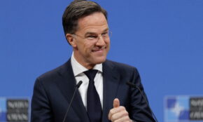 Prasidėjus JAV ir Irano paliauboms, NATO vadovas rengiasi deryboms su Trumpu. EPA-ELTA