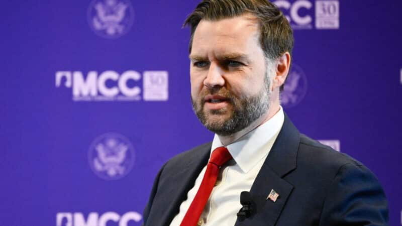 Vance’as: Europos lyderiai neatrodo itin suinteresuoti užbaigti karą Ukrainoje