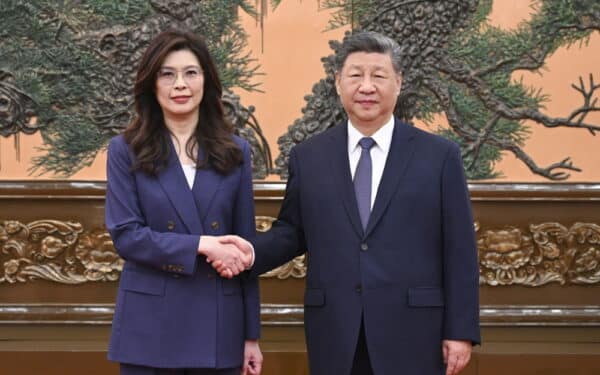 Netikėtas Pekino manevras: Kinija žada stiprinti ryšius su Taivanu