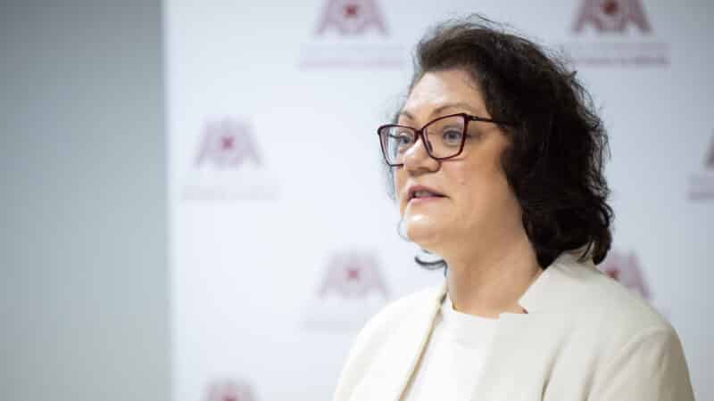 Paslaugos nestabdomos: SAM paaiškino, kaip bus teikiamas pagalbinis apvaisinimas