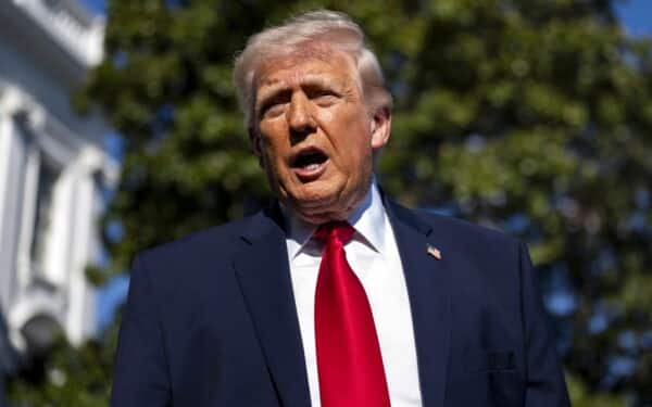 Trumpo žodžiai koreguoja kainas: naftos rinka sureagavo akimirksniu, bet kas toliau?