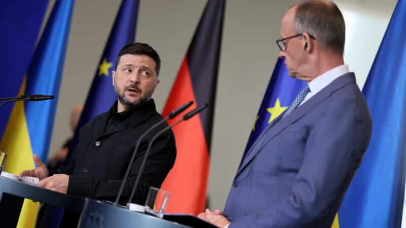 Ukraina pasiruošusi augti: ginklų gamyba galėtų šoktelėti dvigubai, tačiau stabdo finansai