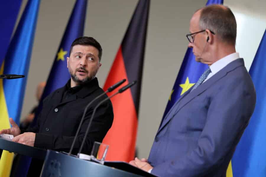 Zelenskis: Ukraina galėtų padvigubinti ginklų gamybą, jei gautų lėšų. EPA-ELTA