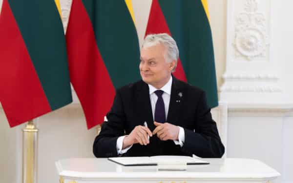 Pprezidentas patvirtino laikinas lengvatas dyzelinui: akcizas bus mažinamas iki birželio