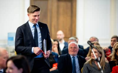 Socialdemokratai delsia, tačiau signalai aiškūs: koalicijoje – vis daugiau abejonių